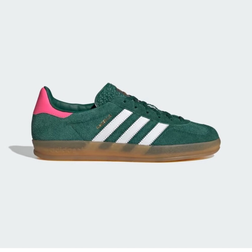 Adidas gazelle indoor shoes women’s  size 8